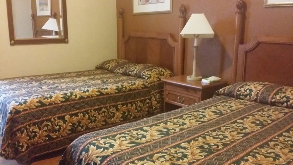 El Capitan Hotel - photo 18