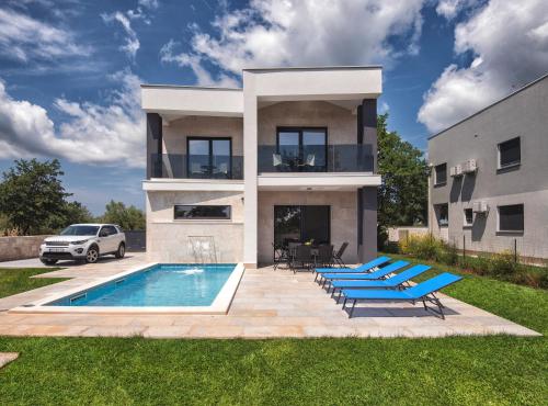 Sunshine Villa Dvori — 4-Star Luxury Hotel in Marcana, Croatia