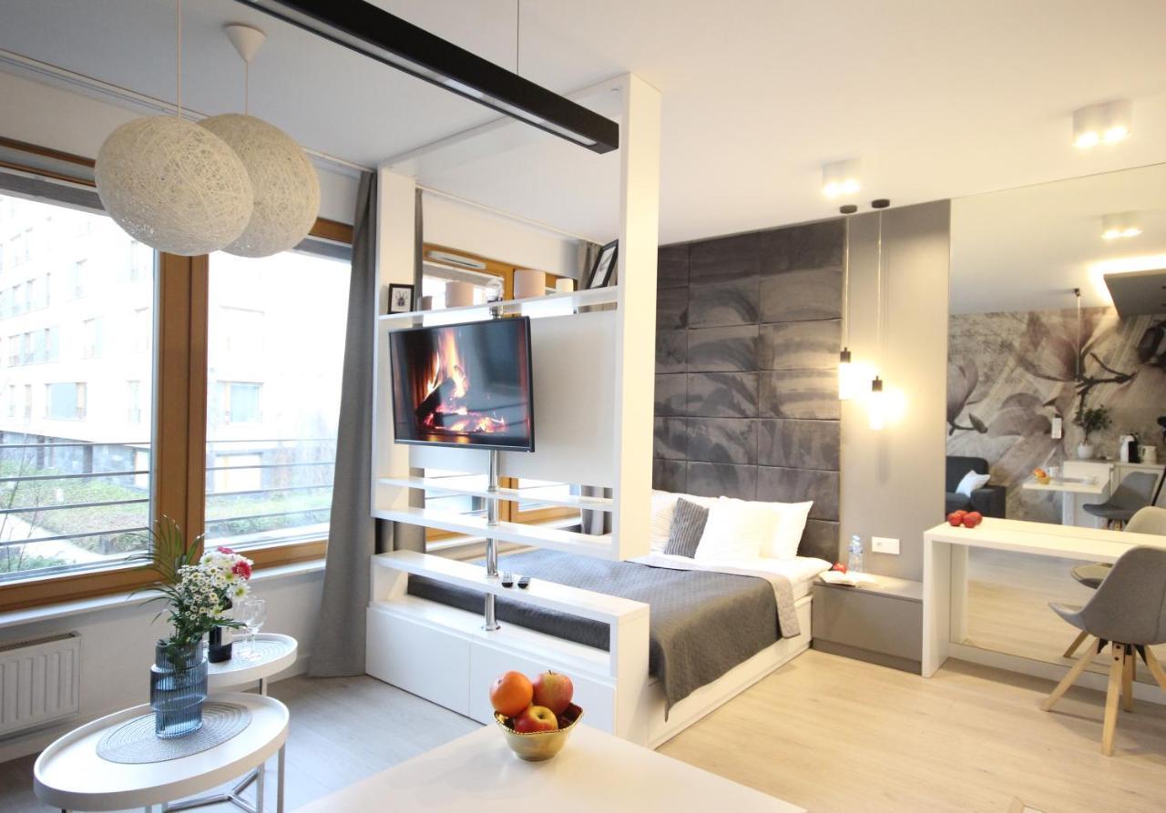 Viva Lila Apartment Free Parking Close To Vistula River By Homelike Krakow — 4-Star Luxury Hotel in Krakow, Poland