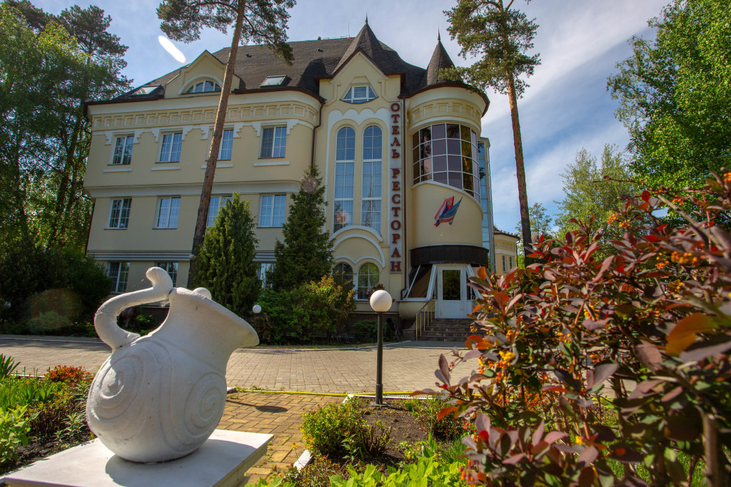 Dvoryanskoe Gnezdo Hotel in Korolev, Russia