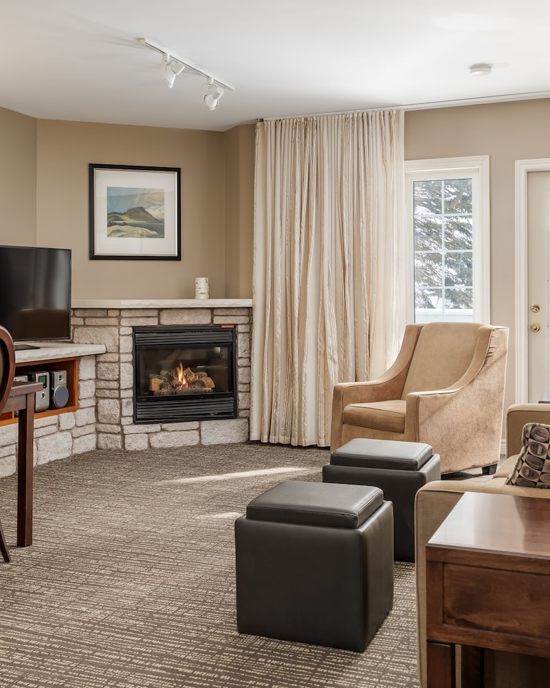 Horseshoe Valley Suites The Glade in Unknown City, Canada