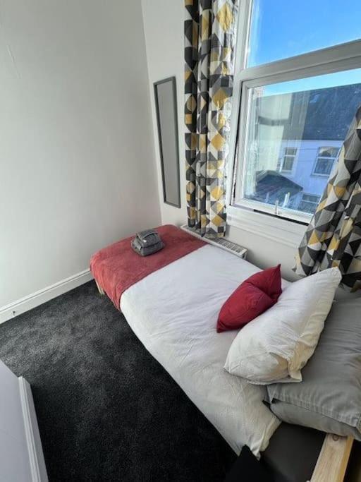 Londonderry 3 BDR Sleeps 6 Parking WIFI Stockton on Tees city centre in Stockton-On-Tees, United Kingdom