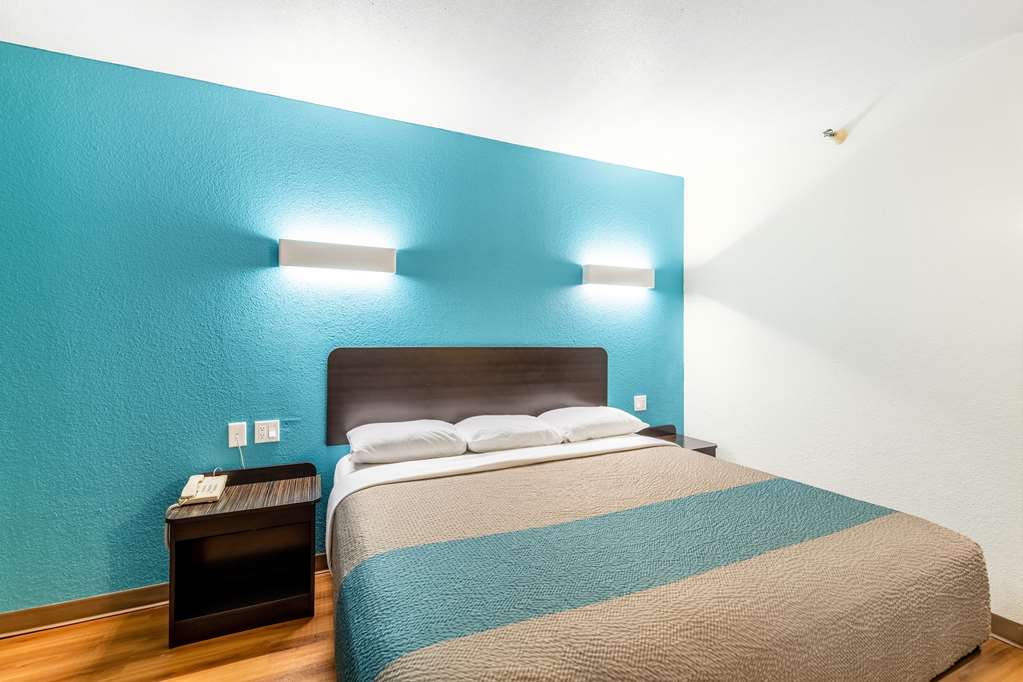 Motel 6 Lewisville TX Medical City - photo 6