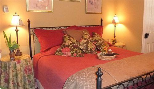 Amethyst Inn - photo 10