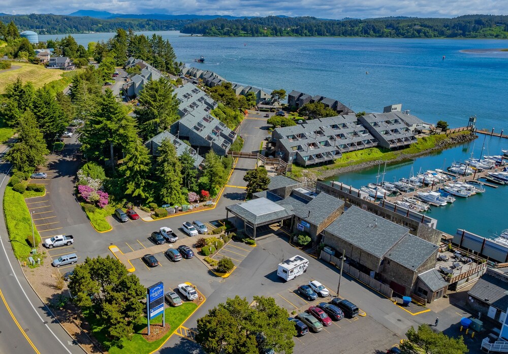 Embarcadero Resort Hotel & Marina - photo 106