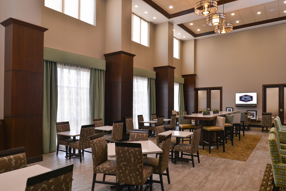 Hampton Inn & Suites Bend - photo 41