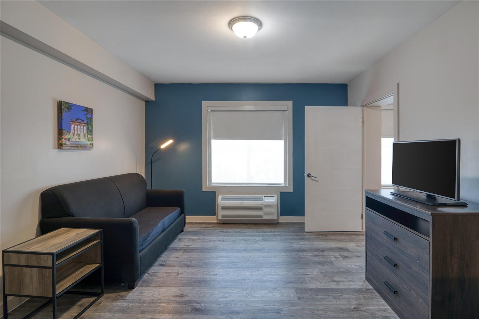 hom hotel suites Trademark Collection by Wyndham - photo 11
