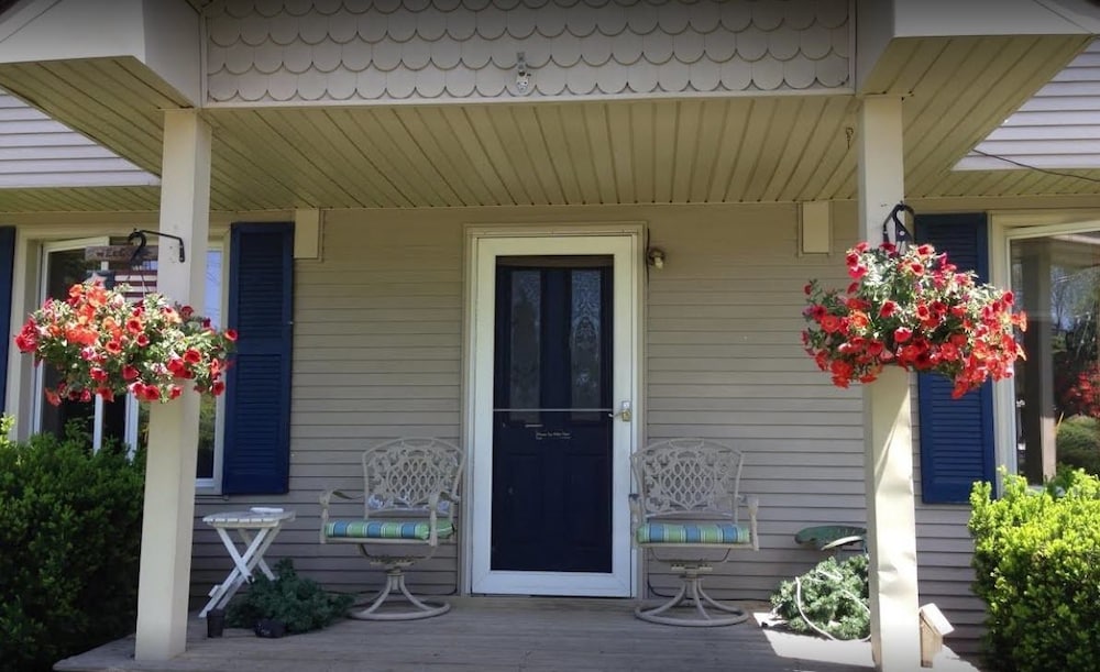 Boyne City Motel - photo 16