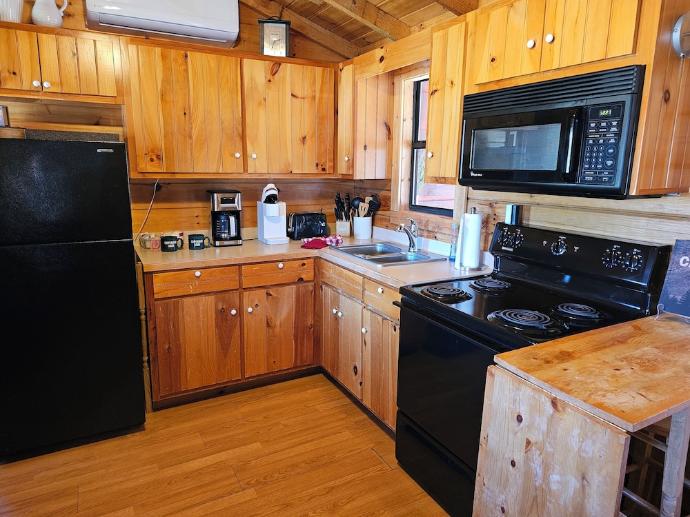 Copperhead Lodge and Resort Cabin Rentals - photo 21