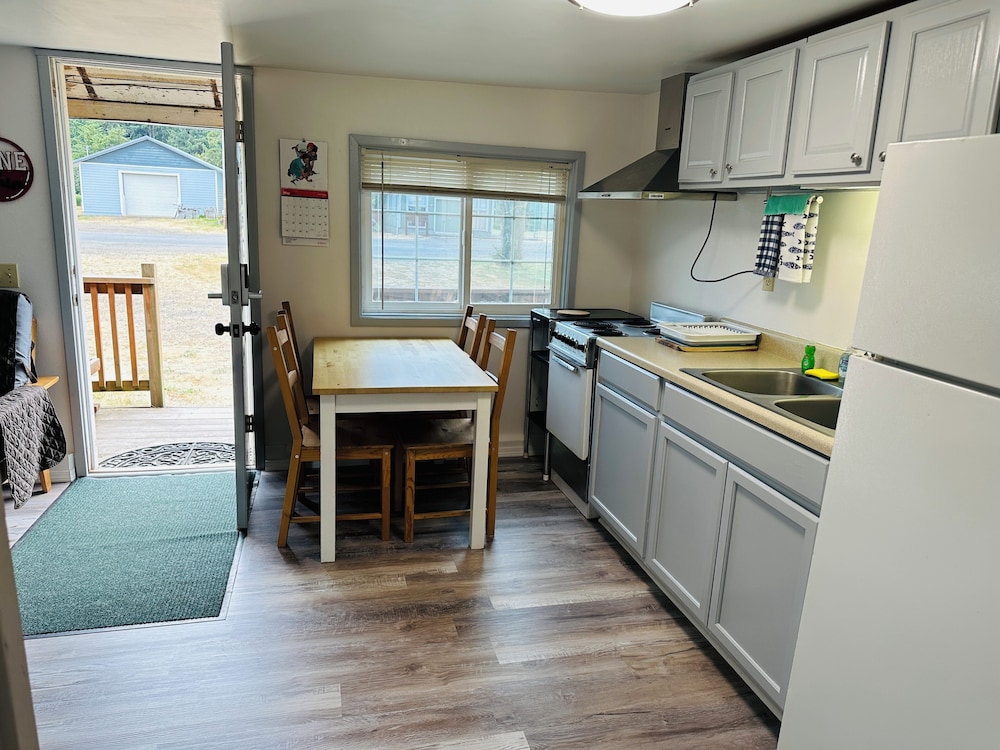 Raines Resort Cabins & RV - photo 42