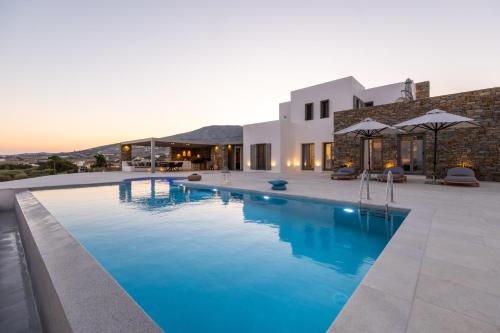 Golden Bay luxury villas and suites — 4-Star Luxury Hotel in Paros, Greece