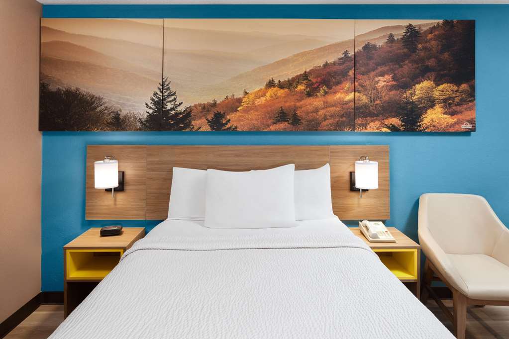 Days Inn by Wyndham Shelby - photo 15