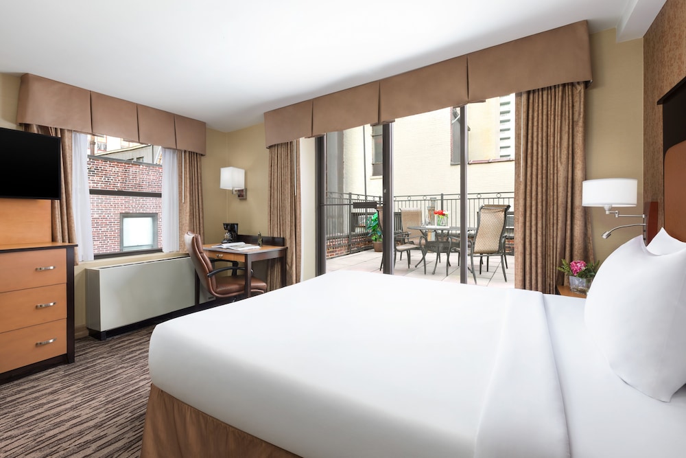 The Hotel @ Fifth Avenue - photo 22