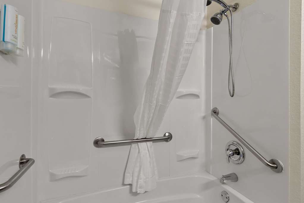 Clarion Pointe Bloomington Normal I 55 University - photo 18