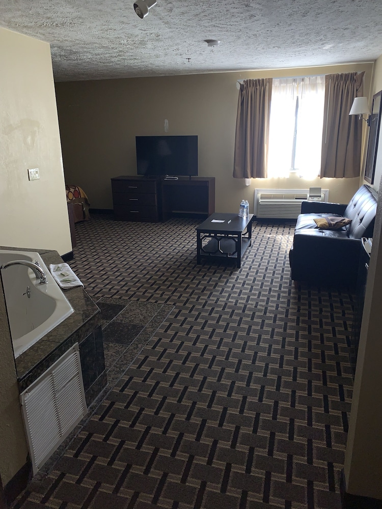 Hotel 7 Inn Anna - photo 13