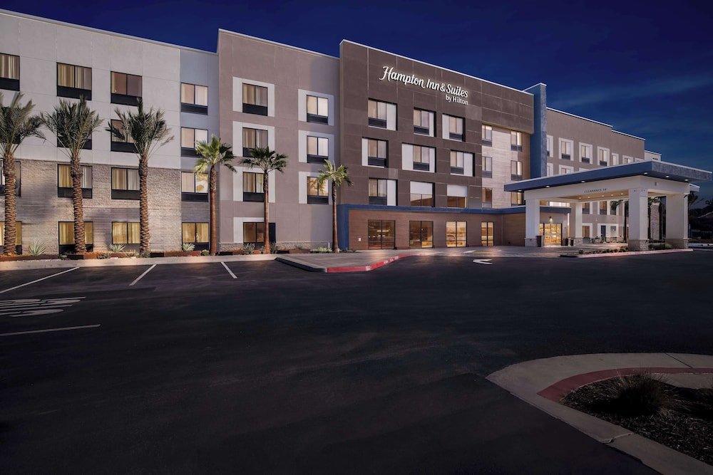 Hampton Inn & Suites by Hilton Corona - photo 51
