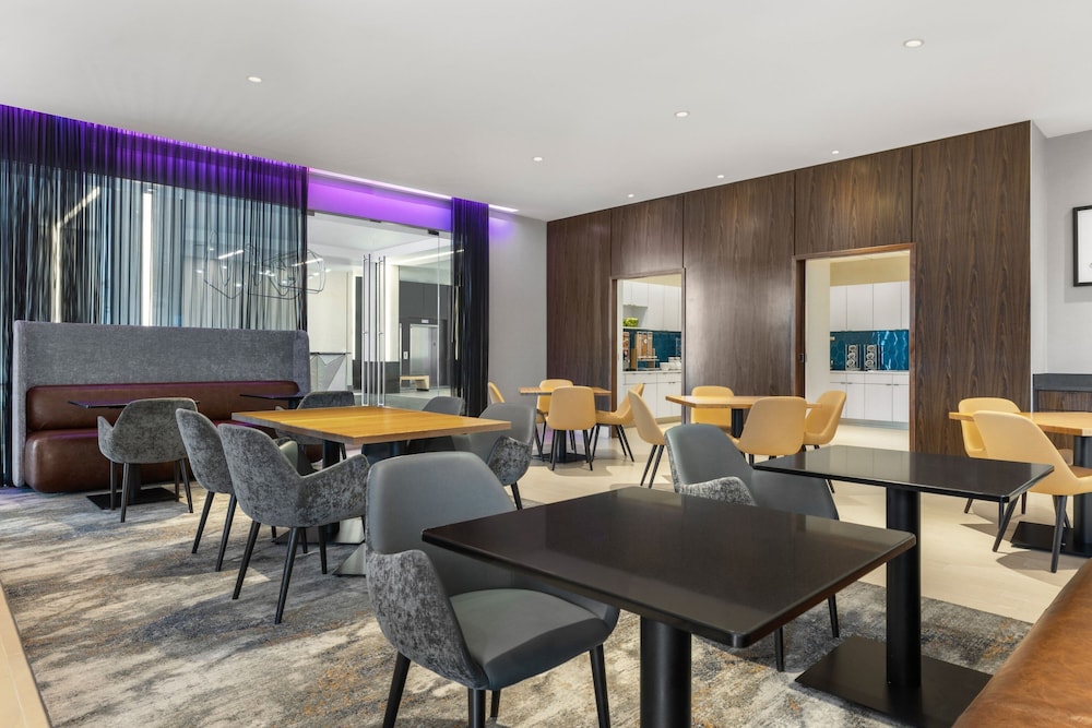 Residence Inn New York The Bronx At Metro Center Atrium - photo 6