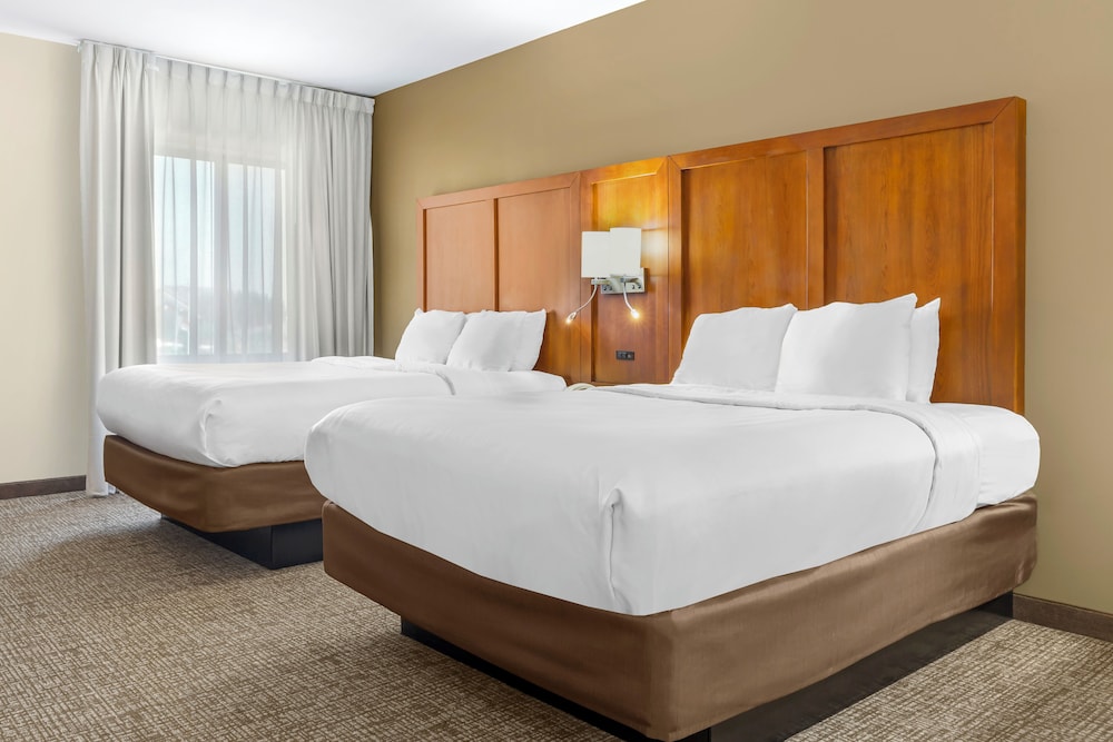Comfort Suites Greensboro High Point - photo 7