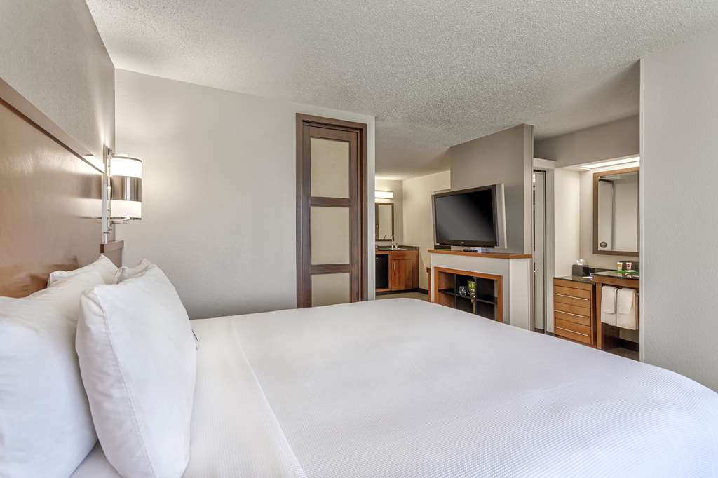 Hyatt Place Kansas City Overland Park Convention Center - photo 14