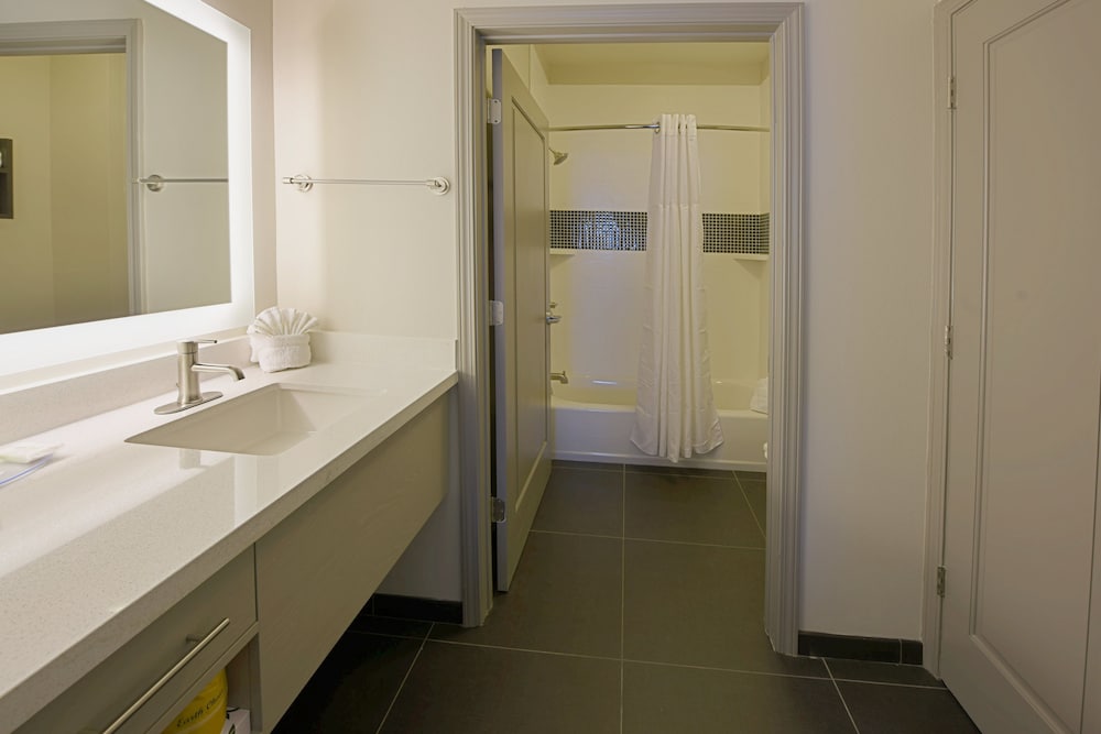 Staybridge Suites Little Rock Medical Center by IHG - photo 18