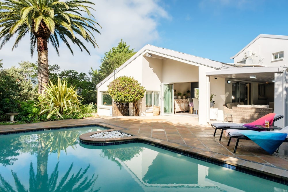 Charming Home With Mountain Views at Rivendell
