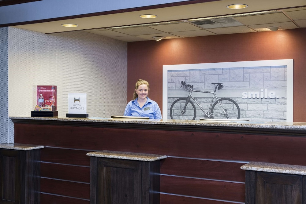 Hampton Inn Mt. Pleasant - photo 3