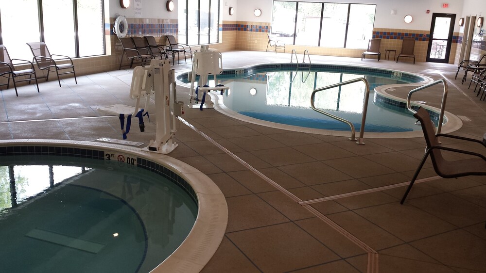 Holiday Inn Express & Suites Cambridge by IHG - photo 18