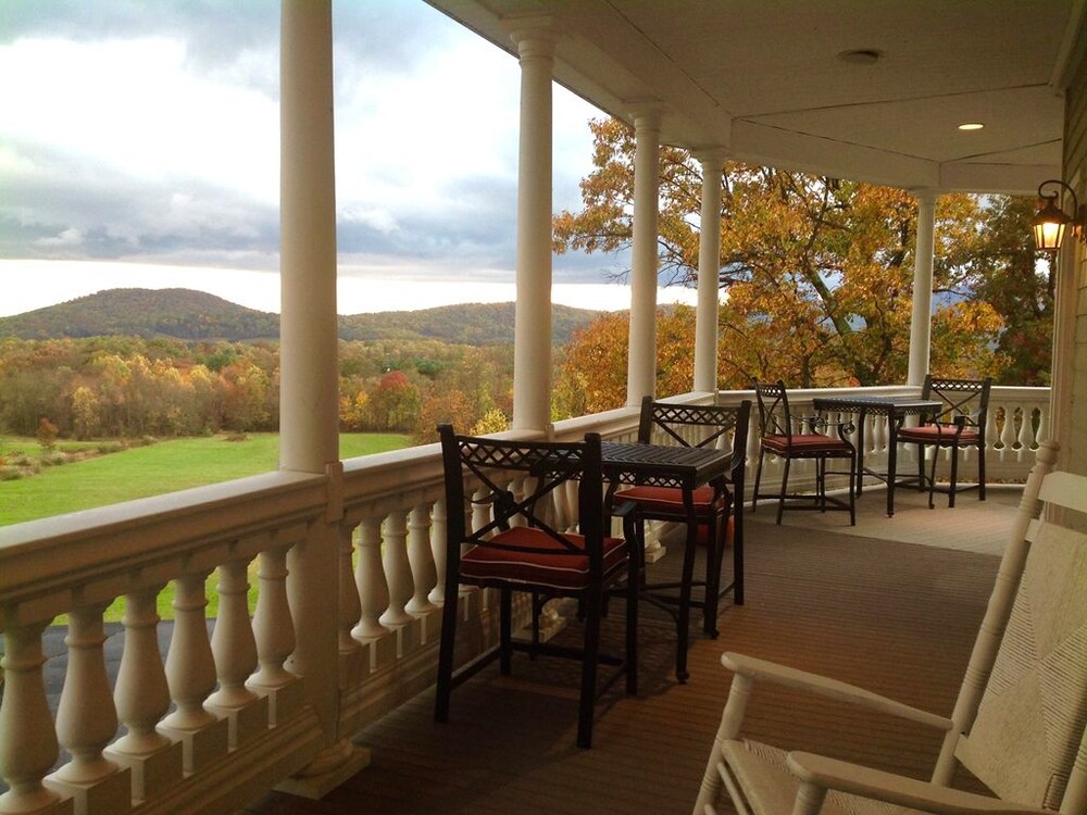 Skyline Vineyard Inn - photo 60
