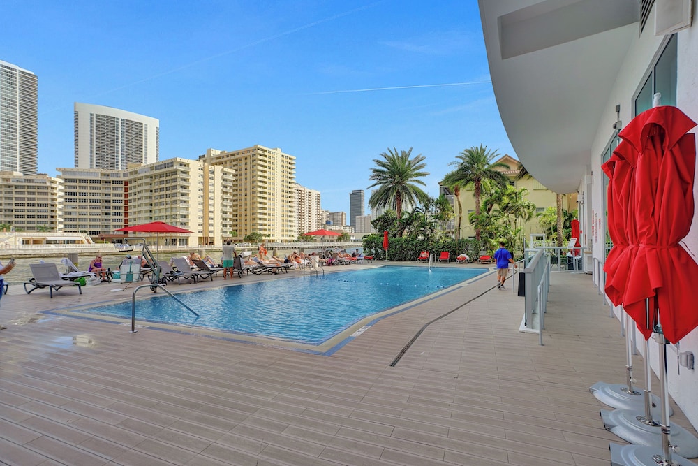 Beachwalk Elite Hotels and Resorts - photo 21