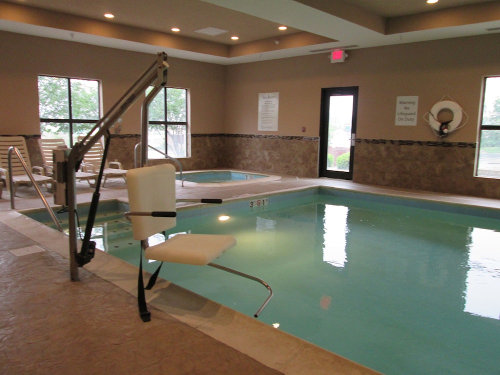 Holiday Inn Express Cloverdale by IHG - photo 53