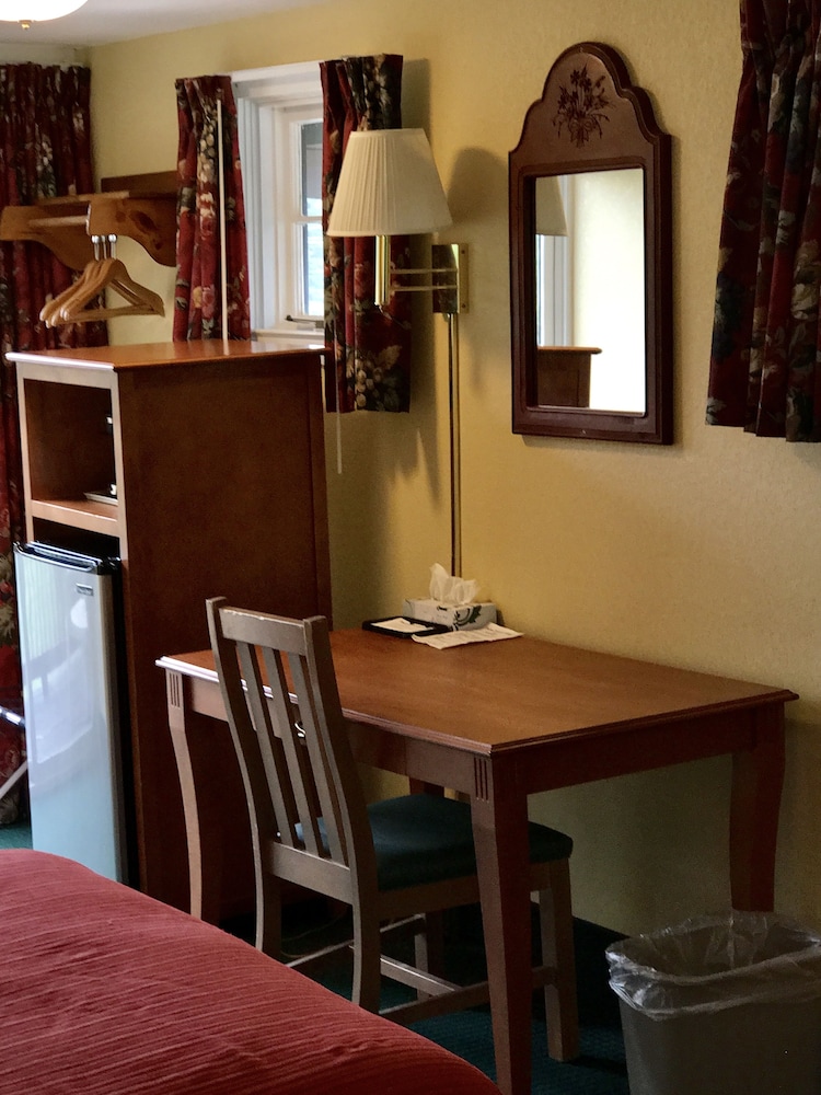 Swiss Chalets Village Inn - photo 7