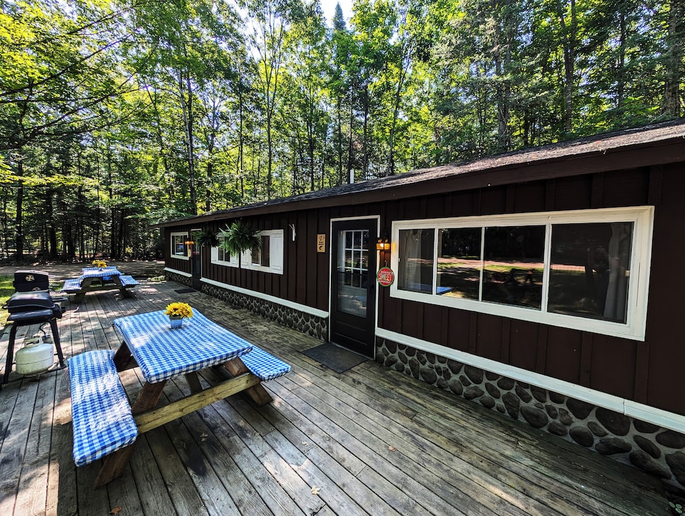 Coadys' Point of View Lake Resort - photo 326