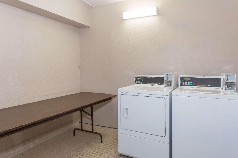 Casa Bella Inn & Suites - photo 2