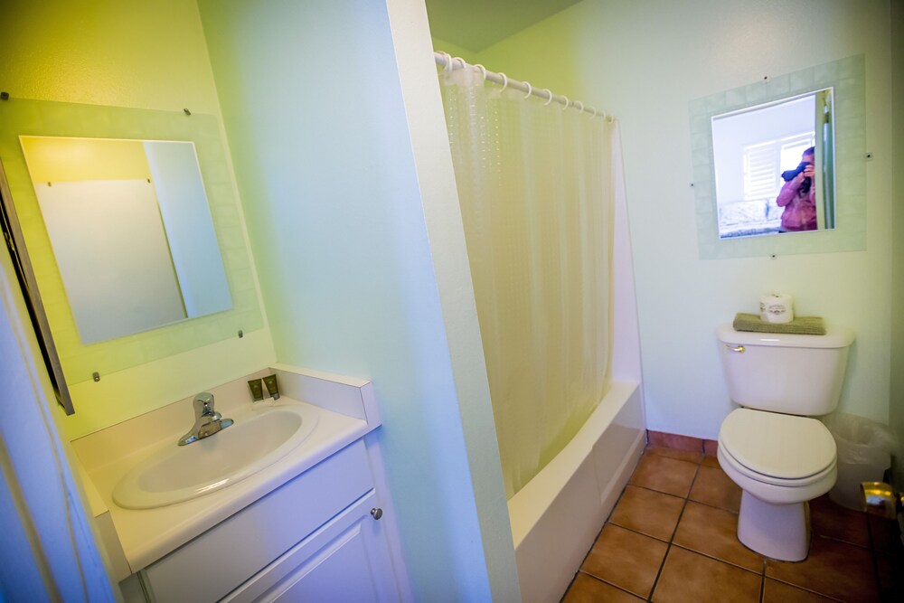 Leucadia Beach Inn - photo 43