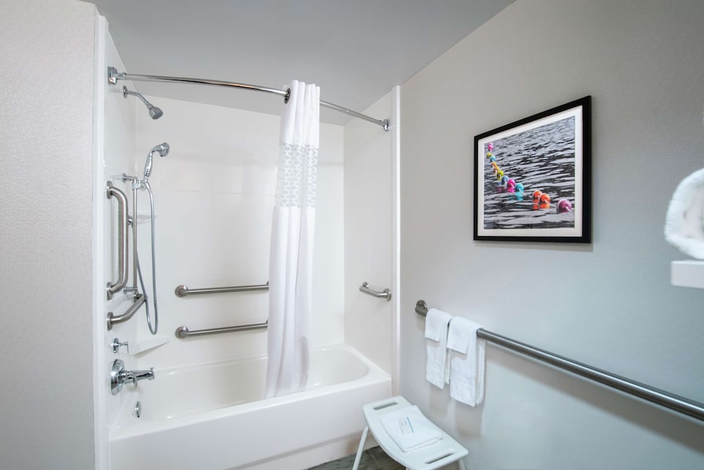 Hampton Inn Gainesville - photo 11