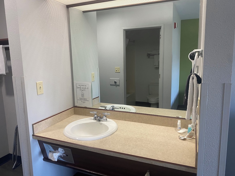 Inn America Lewiston - photo 29