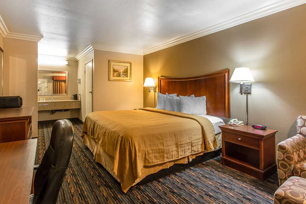 Quality Inn Lake Elsinore I 15 - photo 12