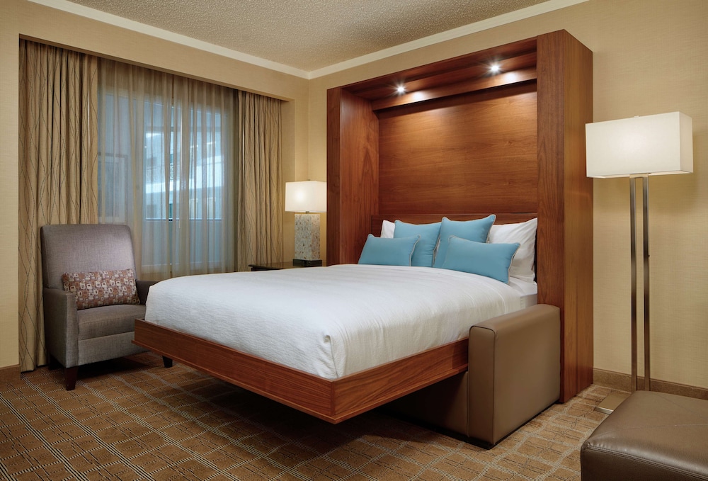 Embassy Suites by Hilton San Diego La Jolla - photo 7