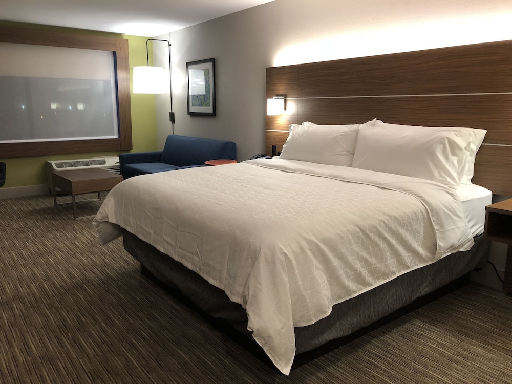 Holiday Inn Express & Suites Racine by IHG - photo 6