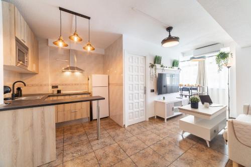 Trendyhomes Gaviotas Playa a Un Par de Minutos Andando Y Aire Acondicionado in Roquetas De Mar, Spain