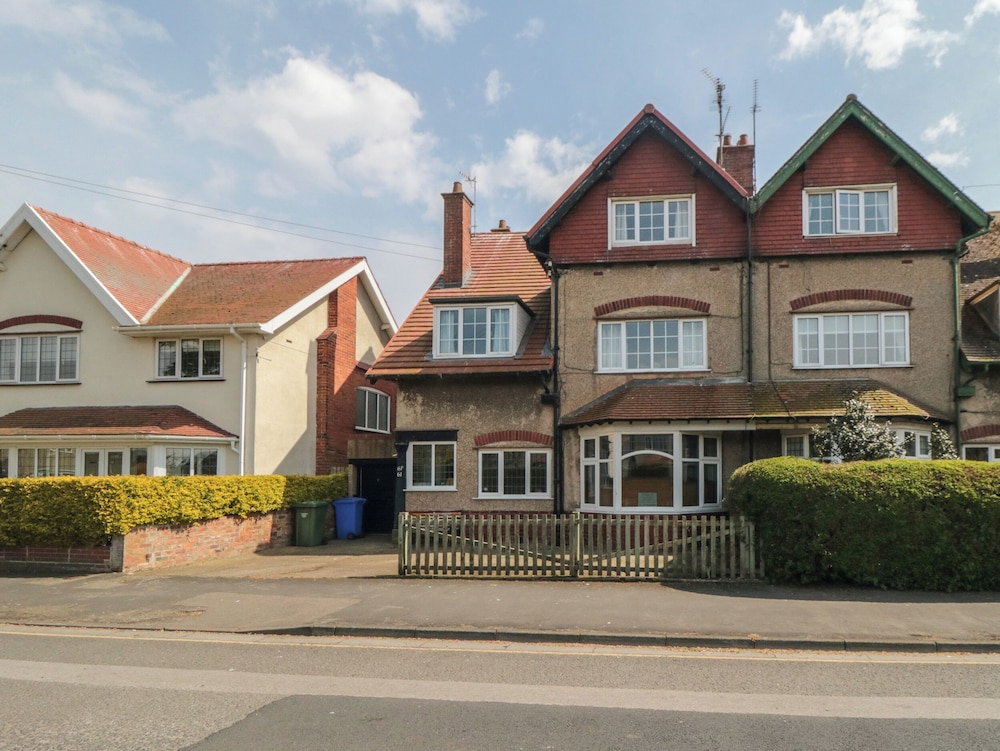 61 West Avenue — 4-Star Luxury Hotel in Filey, United Kingdom