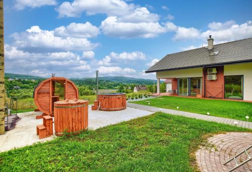 ArPioNa dom nad jeziorem z jacuzzi sauną i placem zabaw — 4-Star Luxury Hotel in Dabrowka, Poland