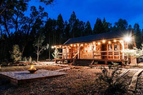 The Gully Dreamy Cabin on Acres of Outback Charm — 4-Star Luxury Hotel in Mudgee, Australia