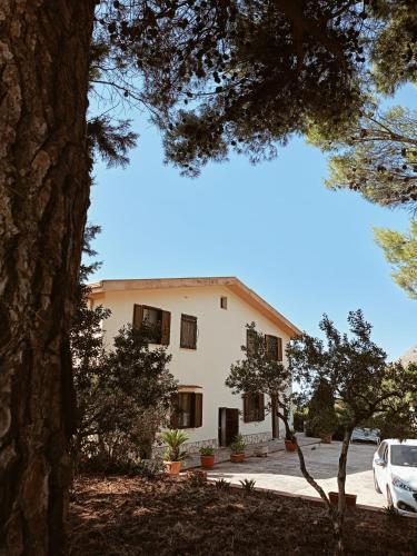 Villa Shanti a Romitello RUSTIC & ETHNIC apartments — 4-Star Luxury Hotel in Borgetto, Italy