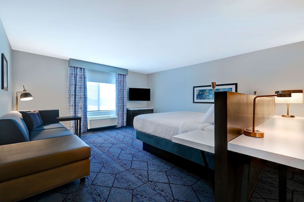 Hilton Garden Inn Cedar Rapids - photo 27