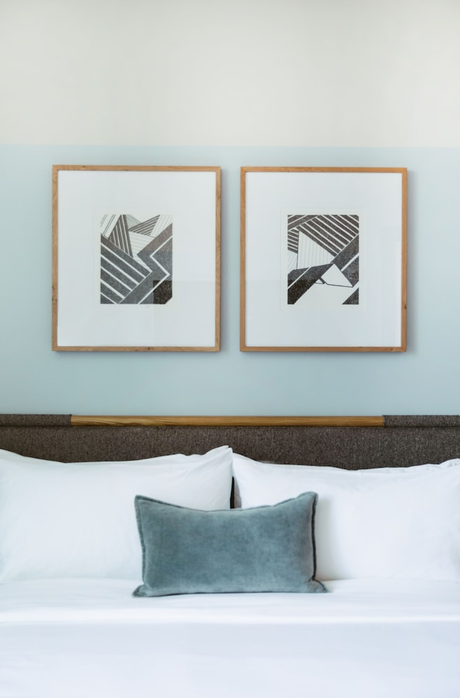 Clayton Hotel & Members Club - photo 5