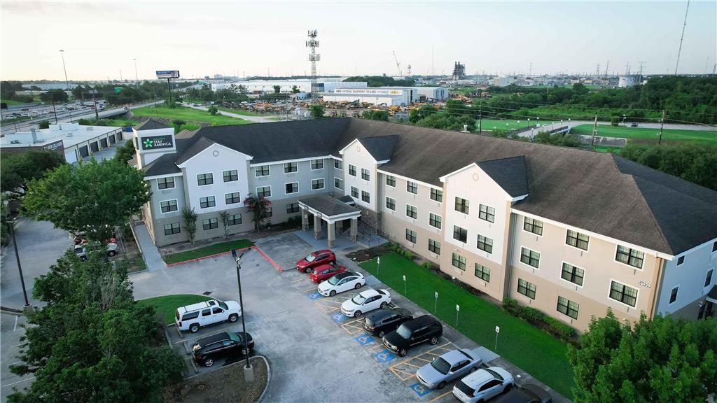 Extended Stay America Suites Houston Willowbrook HWY 249 - photo 2