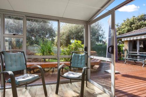 Fantails Roost Bowentown Holiday Home — 4-Star Luxury Hotel in Waihi Beach, New Zealand