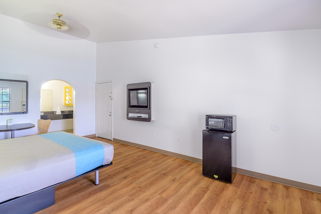 Motel 6 Canton TX - photo 12