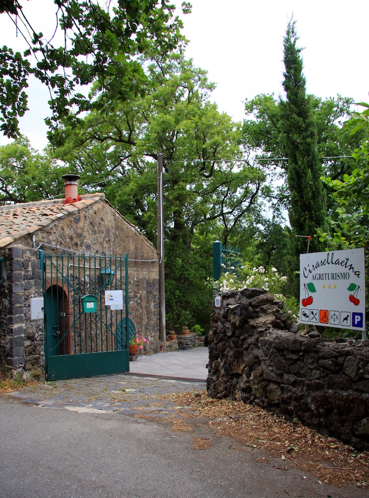 Cirasellaetna in Sant'alfio, Italy